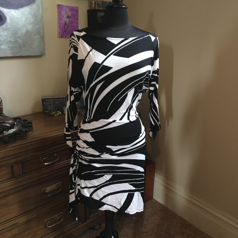 Cache above knee dress with ruching size S